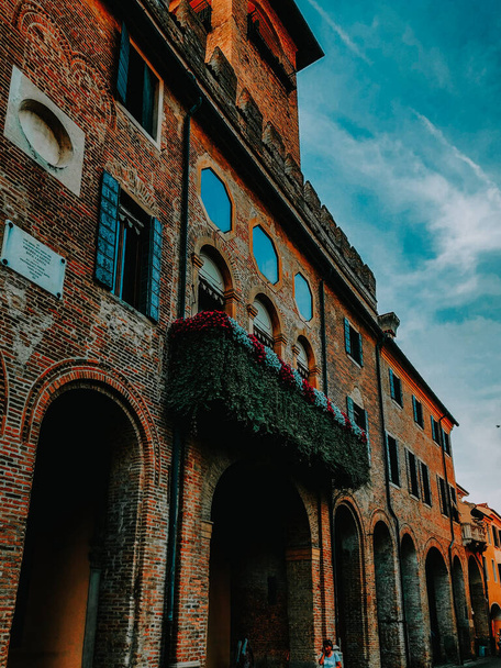 A beautiful medieval building in the Prato Della Valle, park in Padua, Italy - Foto, afbeelding