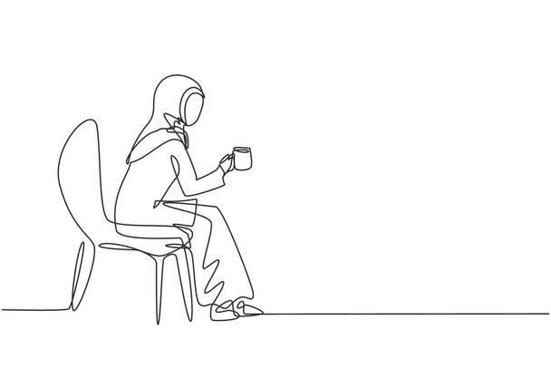 Single continuous line drawing young Arabian girl sitting in modern chair, enjoying coffee in front of window at cozy home, side view concept. Dynamic one line draw graphic design vector illustration - Vector, imagen