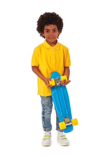 Criança afro-americana com skate - Foto, Imagem