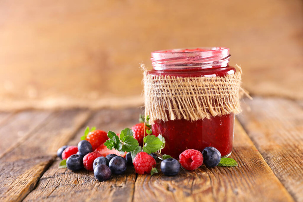 berry fruit jam close-up view - Foto, afbeelding