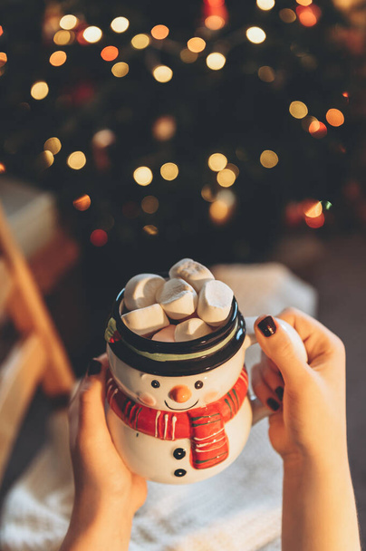 Χριστούγεννα 3d κούπα χιονάνθρωπος με ζεστό κακάο - Φωτογραφία, εικόνα