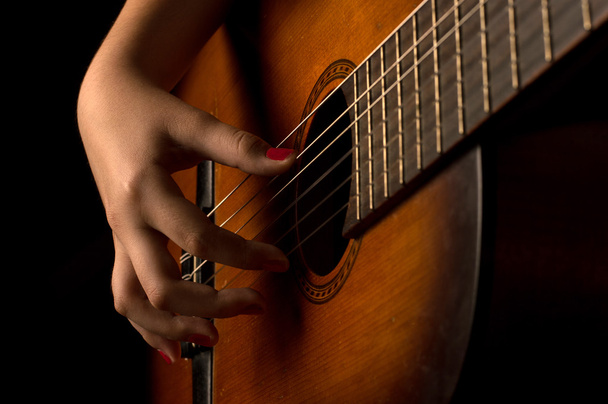 Jouer de la guitare
 - Photo, image