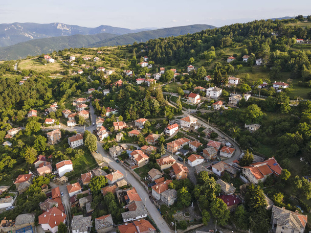 Aerial view of village of Yavrovo with nineteenth century houses, Plovdiv Region, Bulgaria - Foto, Bild