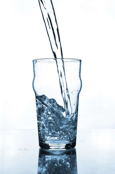 wijnglas met water - Foto, afbeelding