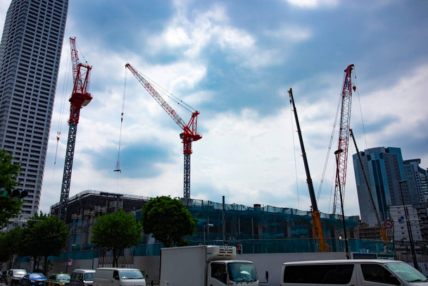 Grúas en construcción en Shinjuku tiro ancho - Foto, Imagen