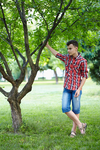 Teenage boy outdoor - Φωτογραφία, εικόνα