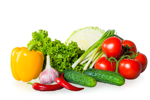 Verduras frescas maduras sobre fondo blanco
 - Foto, imagen
