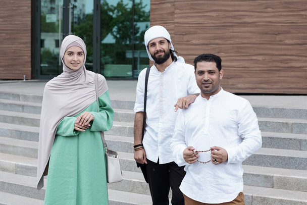 Група мусульманських колег
 - Фото, зображення