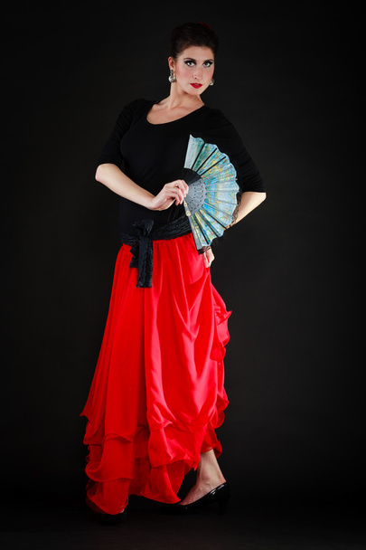 tanec. Španělská dívka s ventilátorem tanec flamenco - Fotografie, Obrázek