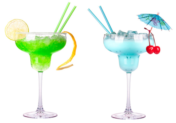 Alkoholi eksoottinen cocktail eristetty
 - Valokuva, kuva