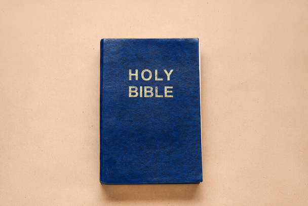 Szent Biblia színes háttér - Fotó, kép