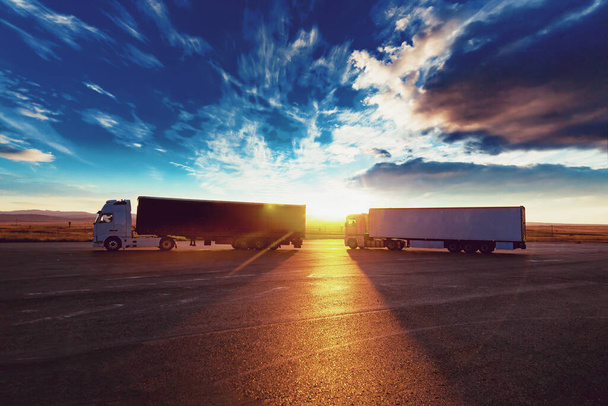 Industria logística y entrega de imagen conceptual.Concepto de camión, camión y transporte. - Foto, Imagen