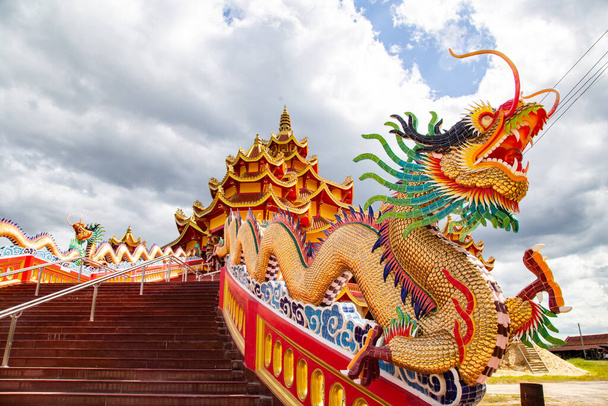 Wat Petch Suwan κινέζικος ναός στο Phetchaburi, Ταϊλάνδη - Φωτογραφία, εικόνα
