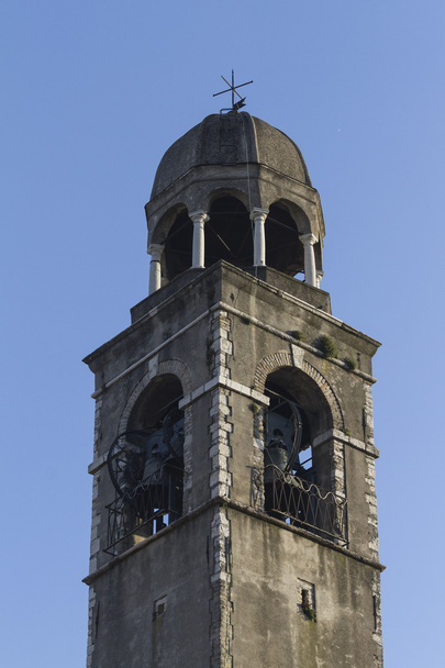 oude toren van de kerk - Foto, afbeelding