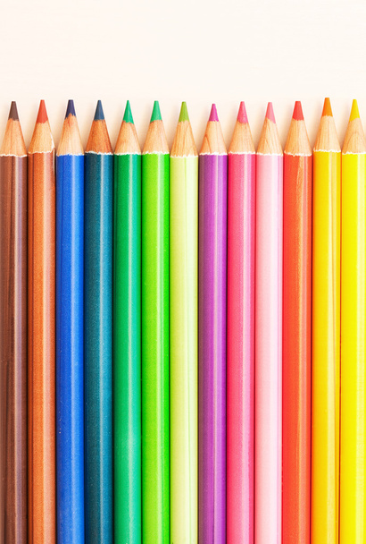 Bando de lápis de arte da escola coloridos
 - Foto, Imagem