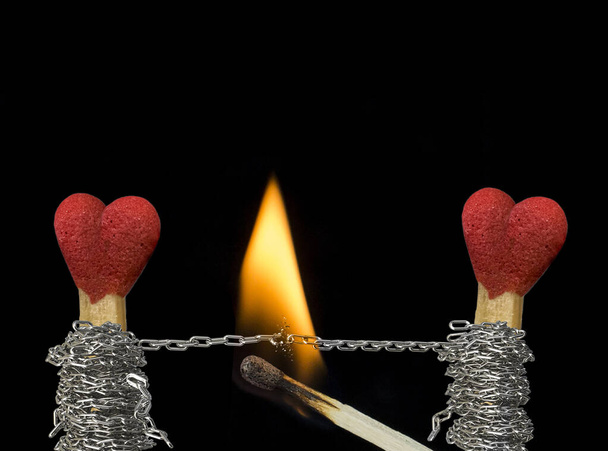 ketting brerak breken hart liefde lucifers gewoon worden verbrand door amor vuur eros ontsteken cupid 14 februari achtergrond  - Foto, afbeelding