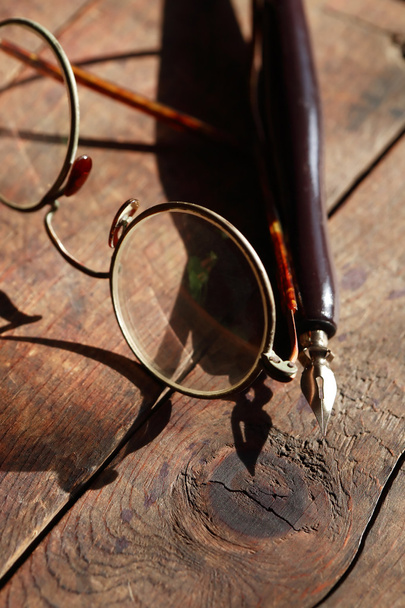 Old Spectacles And Pen - Photo, Image