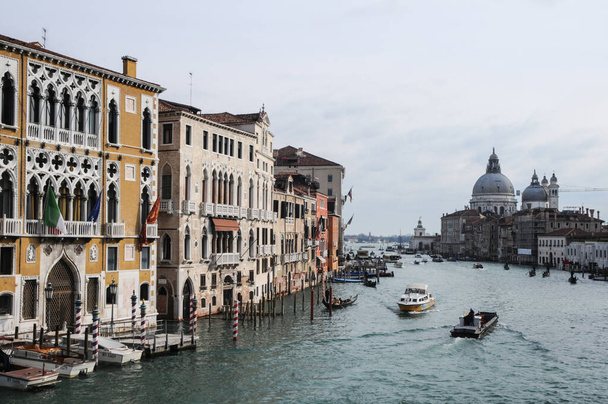 Eens een maritieme en commerciële macht en een centrum van glasproductie, Venetië is nog steeds van groot historisch, cultureel, sociaal en administratief belang. - Foto, afbeelding