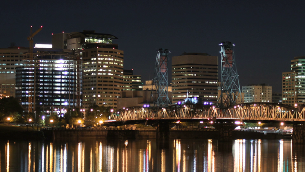 Portland paisaje urbano al atardecer en la noche
 - Imágenes, Vídeo