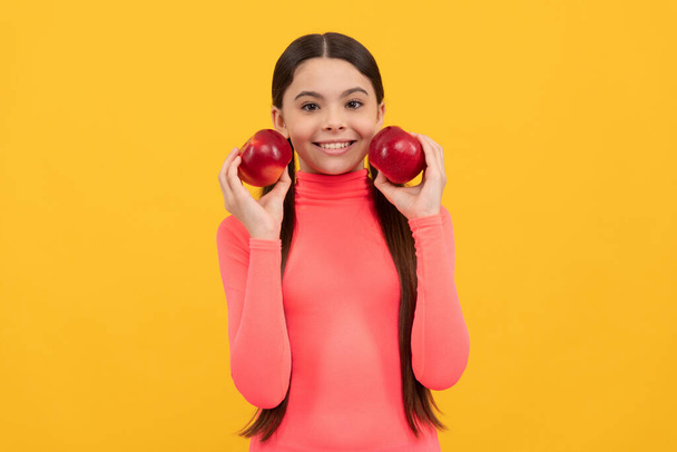 childhood health. natural organic fresh apple. healthy life. diet and kid beauty. dental care. - Valokuva, kuva