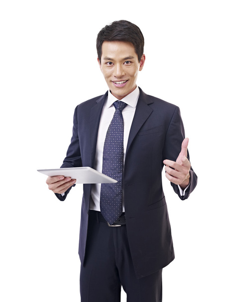 Aziatische zakenman met tablet pc - Foto, afbeelding