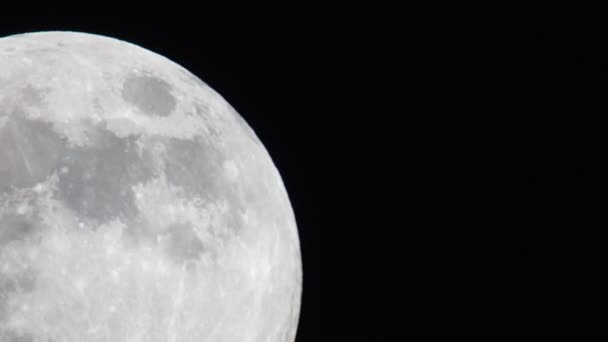 Luna llena en octubre
 - Imágenes, Vídeo