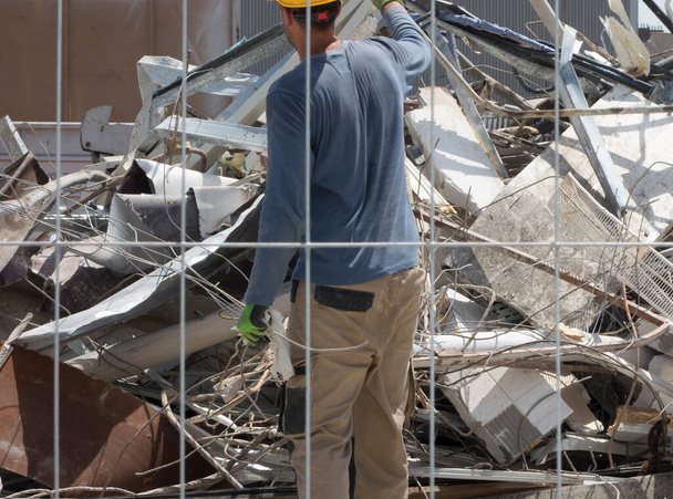 escombros de la construcción en el sitio de construcción, la construcción y la industria de la construcción - Foto, Imagen
