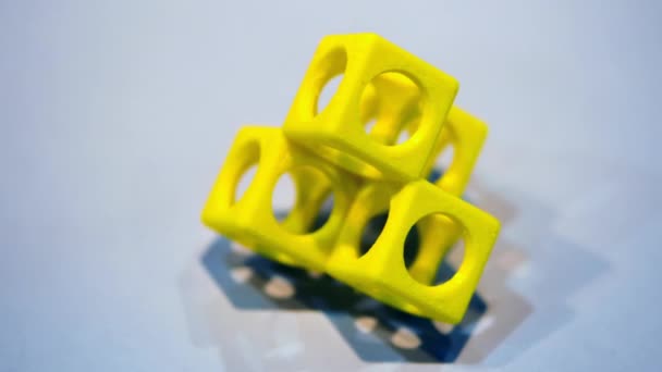 Modelo 3D impresso modelo na impressora 3d a partir de plástico quente fundido. - Filmagem, Vídeo