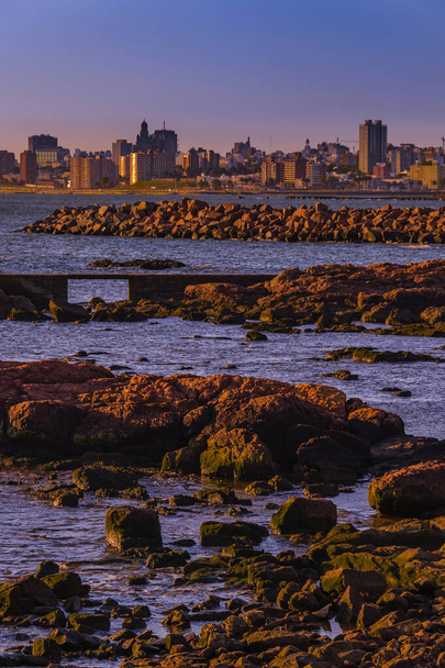 Rocky coastal cityscape scene at montevideo city, uruguay - Foto, Imagen