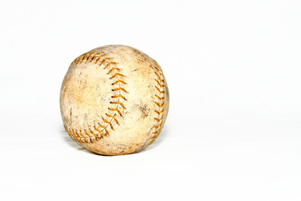 παλιά σόφτμπολ ένα απλό λευκό φόντο - Φωτογραφία, εικόνα