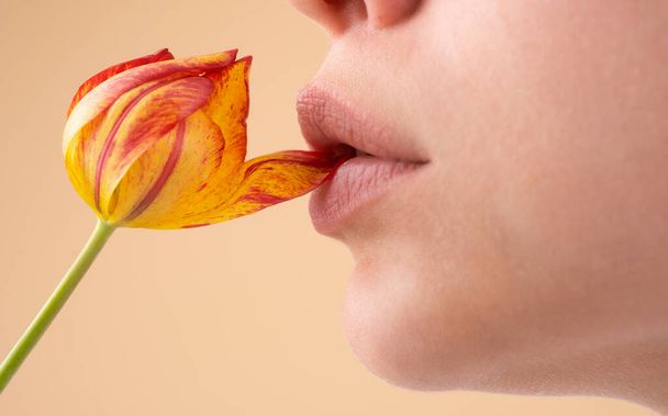Sexy full lips. Gloss of lips and womans mouth. Sensual lips. Sexy spring. - Foto, Imagen