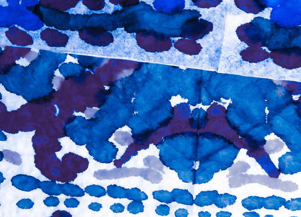 Βαθύ μπλε βρώμικο φόντο τέχνης. Καλλιτεχνική βρώμικη τέχνη. Wet Art Εκτύπωση. Υδατογραφία. Bright Ισοπαλία Dye Εκτύπωση. Βουρτσισμένο Μπάνερ. Ισοπαλία Dye Patchwork. Ιντίγκο Ακουαρέλα Υφή. Βουρτσισμένο Γκράφιτι. Μπλε  - Φωτογραφία, εικόνα