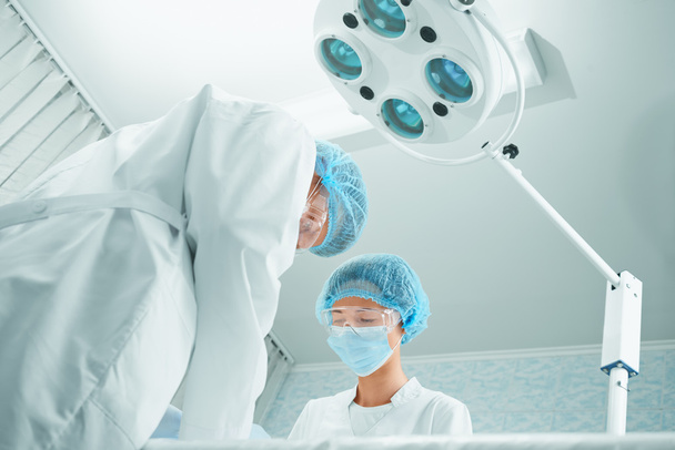 Surgeons in operating room - Zdjęcie, obraz