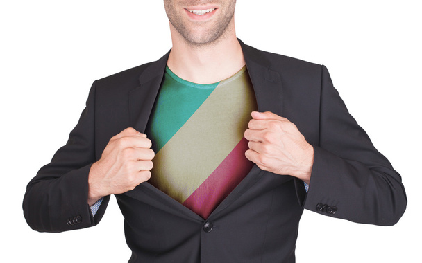 Uomo d'affari vestito di apertura per rivelare la camicia con bandiera
 - Foto, immagini