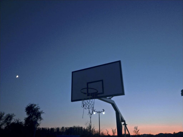 basketball hoop on the street - Foto, Bild