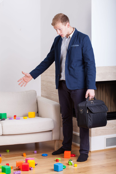 Businessman coming back home - Photo, image