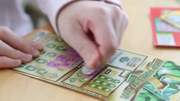 Lotter bilet tırmalamak - Video, Çekim