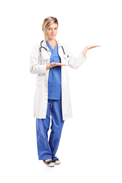 Жіночий лікар жестикулює руками
  - Фото, зображення