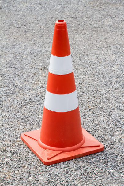 Cone de estrada no asfalto - Foto, Imagem