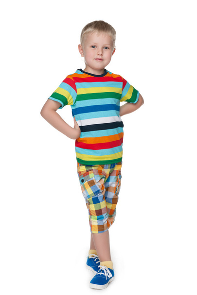 Модний маленький хлопчик в смугастій сорочці
 - Фото, зображення