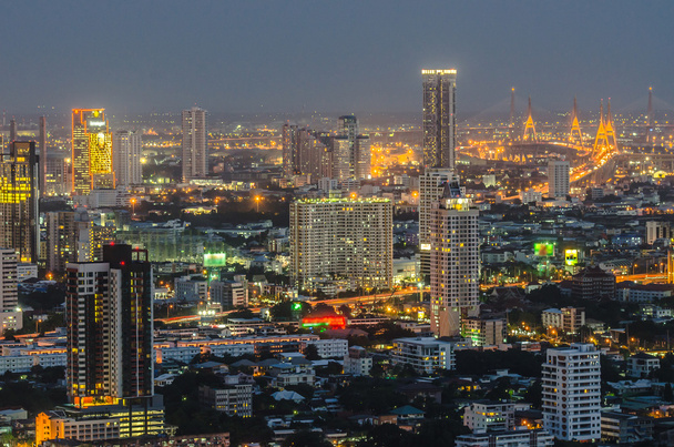 Панорама перегляд Бангкок міський пейзаж у нічний час - Фото, зображення