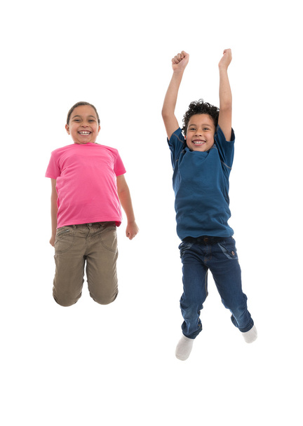 ενεργό χαρούμενη παιδιά άλμα με χαρά - Φωτογραφία, εικόνα