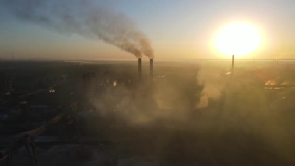 steel plant smoke from chimneys bad ecology drone flight 4K video - Metraje, vídeo