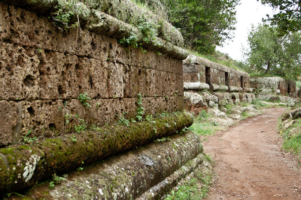 etruskiej nekropolii w cerveteri - Zdjęcie, obraz