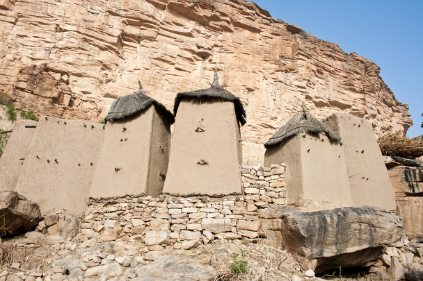 Greniers dans un village Dogon, Mali (Afrique
). - Photo, image
