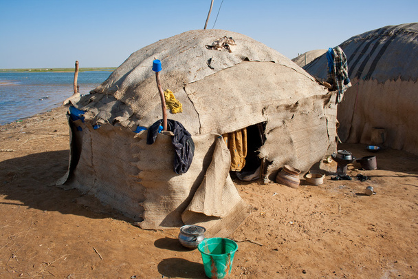 zdezelowanym Beduińska wioska. - Zdjęcie, obraz