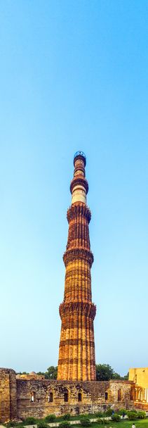 Qutub minar tower nebo Katb minar, nejvyšší cihlový minaret v th - Fotografie, Obrázek