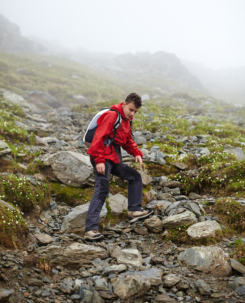Teenage hiker on mountain - Фото, зображення