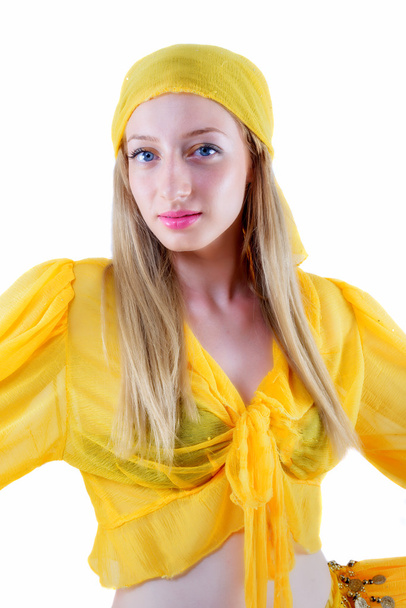 attraente donna in costume tradizionale zingaro
 - Foto, immagini