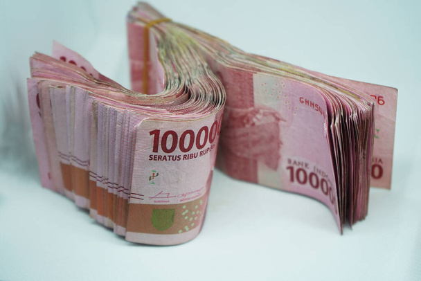 インドネシアの法定通貨としてのルピア銀行券 - 写真・画像